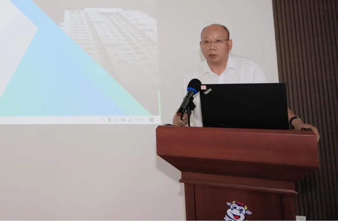 花花牛乳業(yè)集團開展“合規(guī)體系構(gòu)建框架”專題培訓 花花牛乳業(yè)集團開展“合規(guī)體系構(gòu)建框架”專題培訓