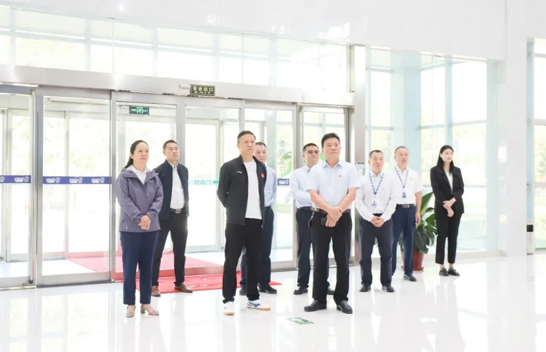 快樂過“雙節(jié)”,安全不放假|河南農投集團黨委書記、董事長李曉寰一行蒞臨花花牛乳業(yè)集團開展“雙節(jié)”安全生產大檢查活動并慰問一線職工、 快樂過“雙節(jié)”,安全不放假|河南農投集團黨委書記、董事長李曉寰一行蒞臨花花牛乳業(yè)集團開展“雙節(jié)”安全生產大檢查活動并慰問一線職工、