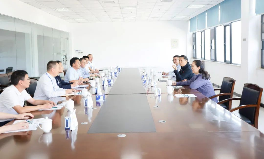 快樂過“雙節(jié)”,安全不放假|河南農投集團黨委書記、董事長李曉寰一行蒞臨花花牛乳業(yè)集團開展“雙節(jié)”安全生產大檢查活動并慰問一線職工、 快樂過“雙節(jié)”,安全不放假|河南農投集團黨委書記、董事長李曉寰一行蒞臨花花牛乳業(yè)集團開展“雙節(jié)”安全生產大檢查活動并慰問一線職工、