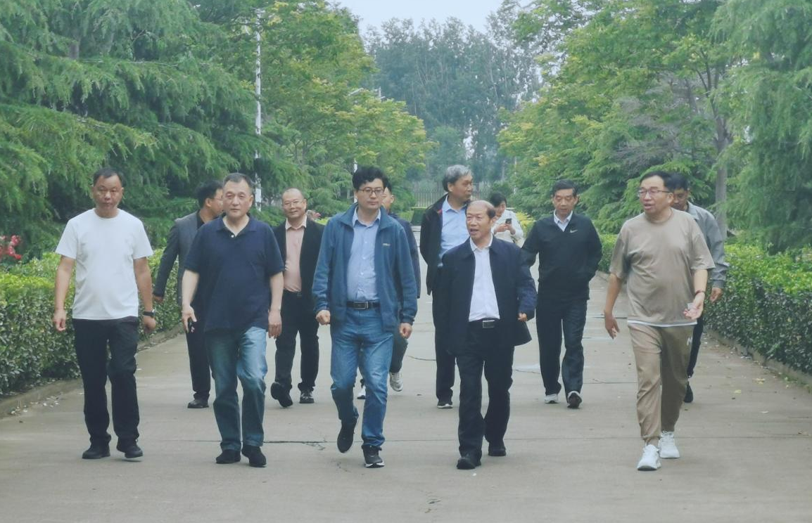 花花牛丨河南農業大學黨委副書記、校長介曉磊一行蒞臨花花牛河南瑞亞參觀調研