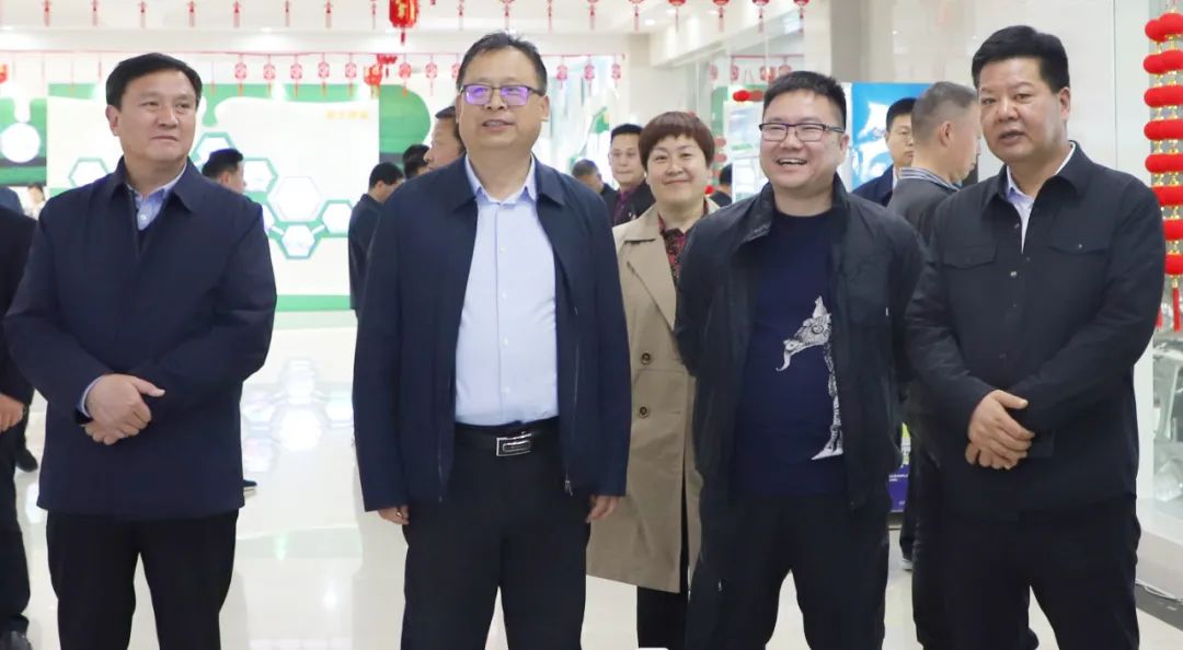 花花牛丨駐馬店市遂平縣政協(xié)黨組書(shū)記、主席張衛(wèi)東一行蒞臨花花牛魯山瑞亞牧場(chǎng)參觀 花花牛丨駐馬店市遂平縣政協(xié)黨組書(shū)記、主席張衛(wèi)東一行蒞臨花花牛魯山瑞亞牧場(chǎng)參觀