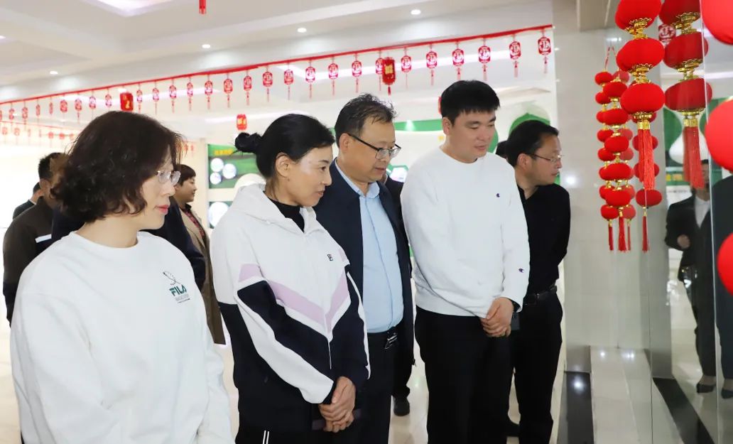 花花牛丨駐馬店市遂平縣政協(xié)黨組書(shū)記、主席張衛(wèi)東一行蒞臨花花牛魯山瑞亞牧場(chǎng)參觀 花花牛丨駐馬店市遂平縣政協(xié)黨組書(shū)記、主席張衛(wèi)東一行蒞臨花花牛魯山瑞亞牧場(chǎng)參觀