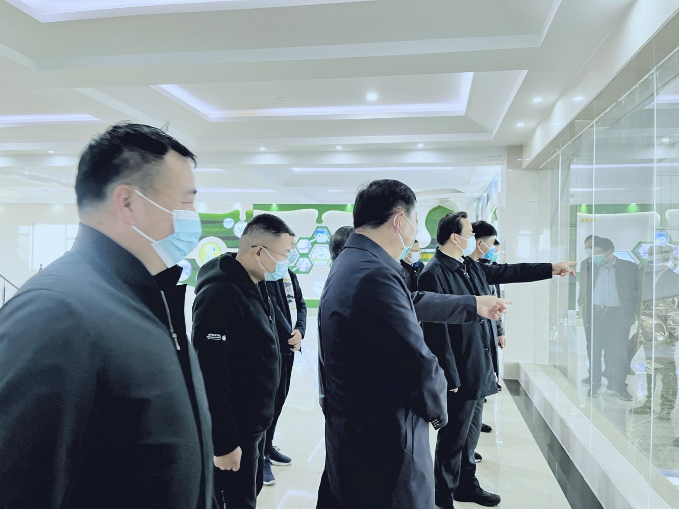 河南省人大常委會黨組書記、副主任孔昌生蒞臨花花牛魯山瑞亞牧場參觀調研 河南省人大常委會黨組書記、副主任孔昌生蒞臨花花牛魯山瑞亞牧場參觀調研