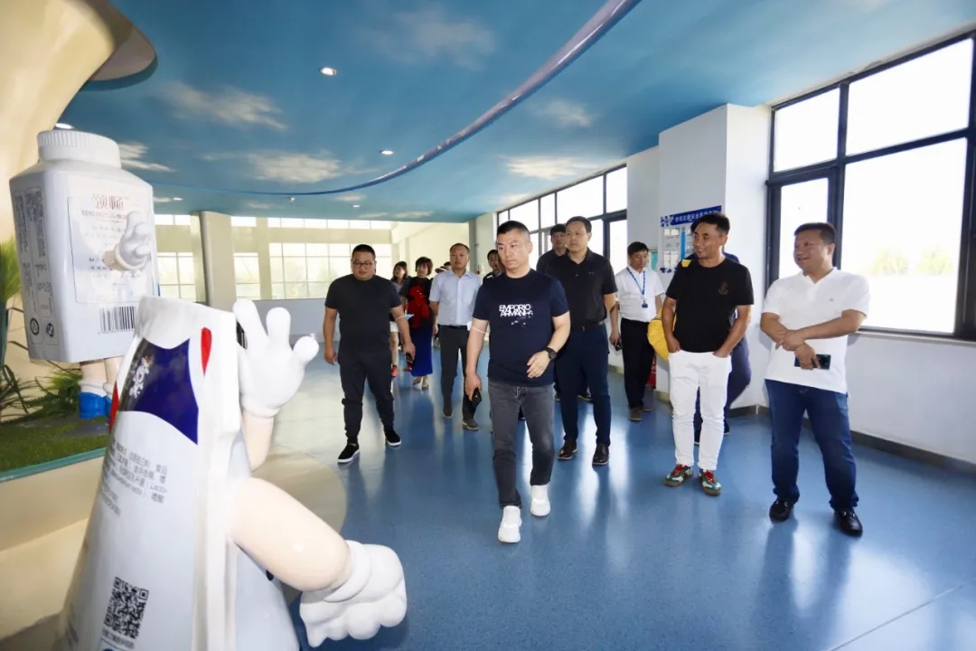 快訊 | 長江商學(xué)院智能制造學(xué)會走進花花牛乳業(yè)集團 快訊 | 長江商學(xué)院智能制造學(xué)會走進花花牛乳業(yè)集團