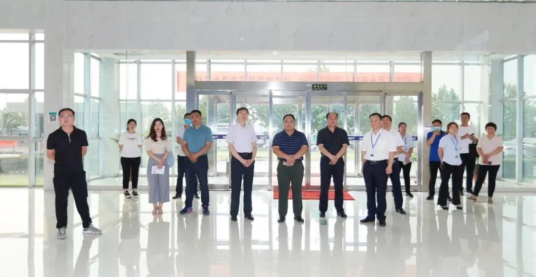 快訊 | 河南省人民政府食品安全委員會辦公室第三批食品安全示范區(qū)驗收組領(lǐng)導(dǎo)蒞臨花花牛乳業(yè)集團(tuán)驗收食品安全示范區(qū)建設(shè)情況 快訊 | 河南省人民政府食品安全委員會辦公室第三批食品安全示范區(qū)驗收組領(lǐng)導(dǎo)蒞臨花花牛乳業(yè)集團(tuán)驗收食品安全示范區(qū)建設(shè)情況