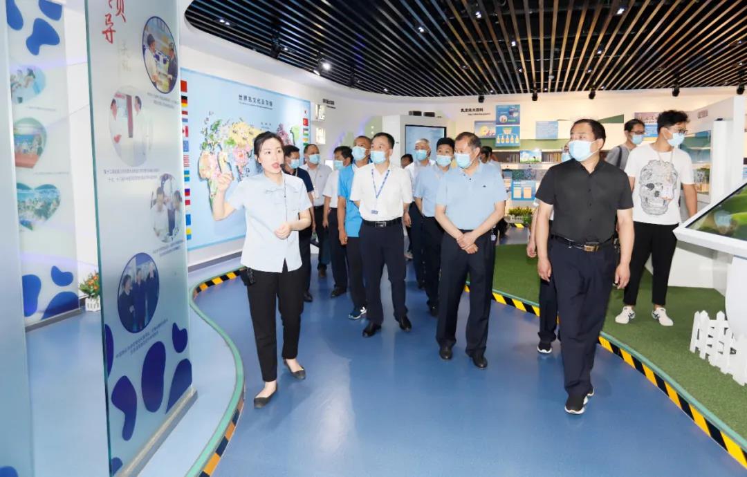 鄭州市安全生產(chǎn)雙重預防體系建設現(xiàn)場觀摩會在花花牛乳業(yè)集團鄭州分公司召開 鄭州市安全生產(chǎn)雙重預防體系建設現(xiàn)場觀摩會在花花牛乳業(yè)集團鄭州分公司召開