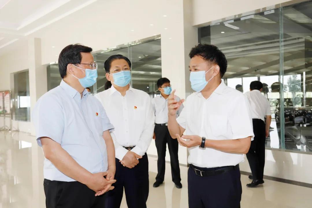 快訊 | 河南省委常委、省紀(jì)委書記、省監(jiān)委主任任正曉蒞臨花花牛乳業(yè)集團(tuán)新蔡瑞亞牧場(chǎng)調(diào)研 快訊 | 河南省委常委、省紀(jì)委書記、省監(jiān)委主任任正曉蒞臨花花牛乳業(yè)集團(tuán)新蔡瑞亞牧場(chǎng)調(diào)研