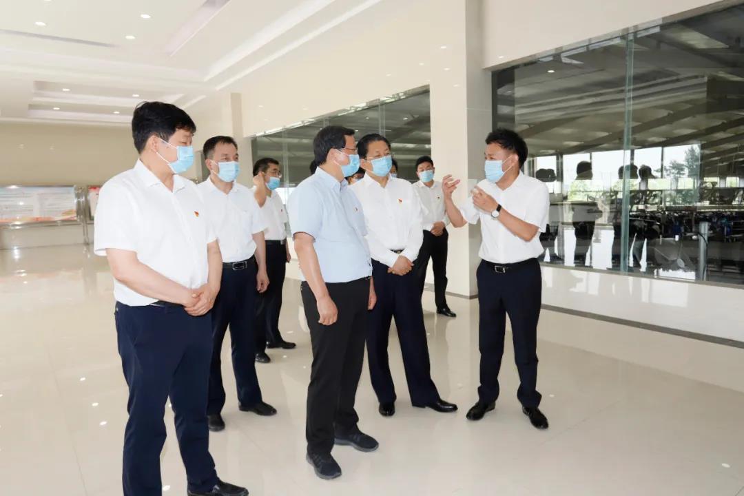 快訊 | 河南省委常委、省紀(jì)委書記、省監(jiān)委主任任正曉蒞臨花花牛乳業(yè)集團(tuán)新蔡瑞亞牧場(chǎng)調(diào)研 快訊 | 河南省委常委、省紀(jì)委書記、省監(jiān)委主任任正曉蒞臨花花牛乳業(yè)集團(tuán)新蔡瑞亞牧場(chǎng)調(diào)研